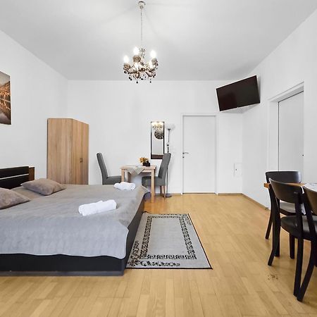 Three King-Size Beds, Three Bedrooms Viena Exterior foto